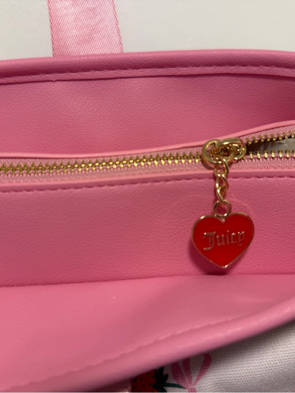 Juicy Couture Retro Strawberry Festival Tote NWT - Picture 2 of 14